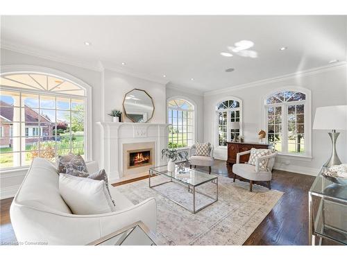 11863 Niagara River Parkway, Niagara Falls, ON - Indoor Photo Showing Living Room With Fireplace