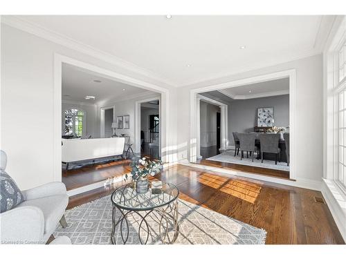 11863 Niagara River Parkway, Niagara Falls, ON - Indoor Photo Showing Living Room