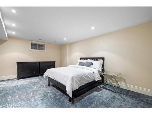 11863 Niagara River Parkway, Niagara Falls, ON - Indoor Photo Showing Bedroom