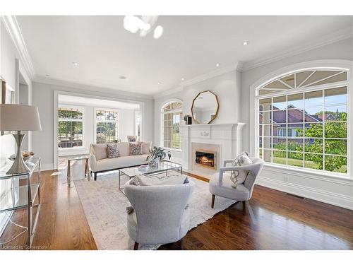 11863 Niagara River Parkway, Niagara Falls, ON - Indoor Photo Showing Living Room With Fireplace