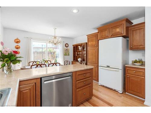 3918 Pleasantview Lane, Lincoln, ON - Indoor Photo Showing Kitchen