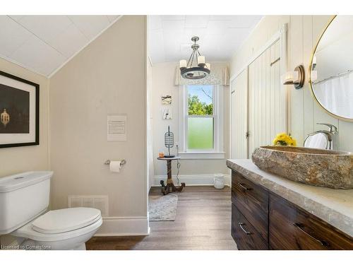 697 Sandy Bay Road, Dunnville, ON - Indoor Photo Showing Bathroom