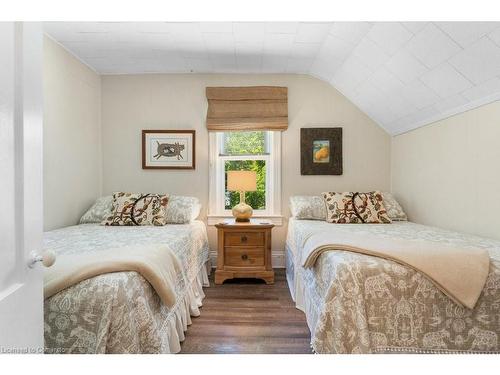 697 Sandy Bay Road, Dunnville, ON - Indoor Photo Showing Bedroom