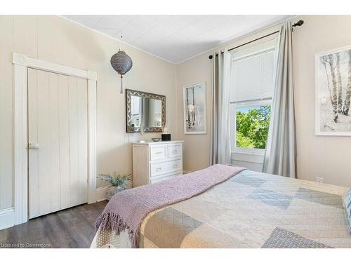 697 Sandy Bay Road, Dunnville, ON - Indoor Photo Showing Bedroom