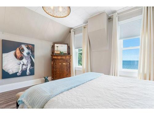 697 Sandy Bay Road, Dunnville, ON - Indoor Photo Showing Bedroom