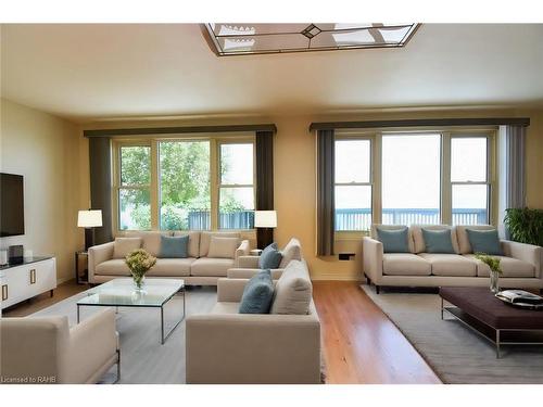 906 Lakeshore Road, Selkirk, ON - Indoor Photo Showing Living Room