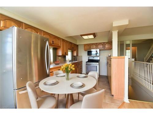 906 Lakeshore Road, Selkirk, ON - Indoor Photo Showing Dining Room