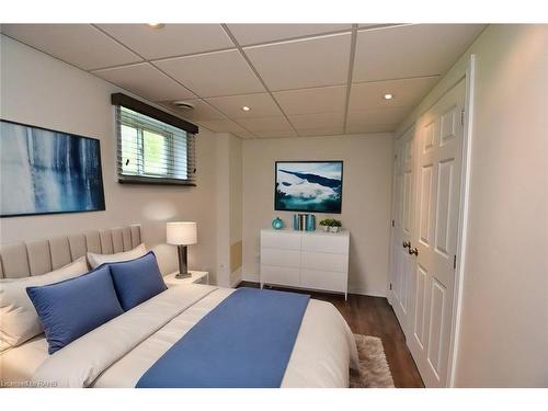 906 Lakeshore Road, Selkirk, ON - Indoor Photo Showing Bedroom