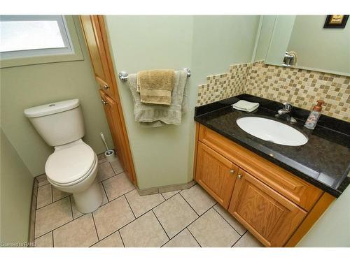 906 Lakeshore Road, Selkirk, ON - Indoor Photo Showing Bathroom