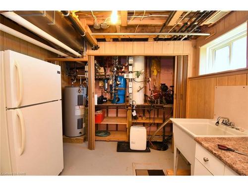 906 Lakeshore Road, Selkirk, ON - Indoor Photo Showing Basement