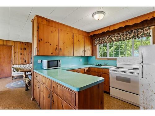 40 Erie Heights Line, Dunnville, ON - Indoor Photo Showing Kitchen