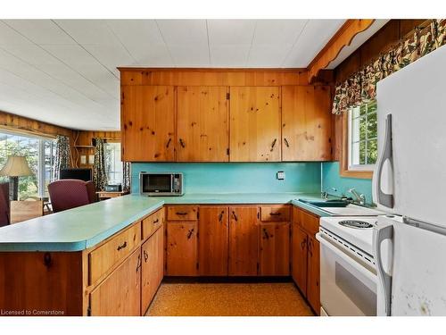 40 Erie Heights Line, Dunnville, ON - Indoor Photo Showing Kitchen