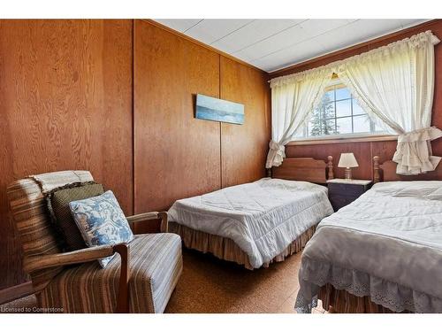 40 Erie Heights Line, Dunnville, ON - Indoor Photo Showing Bedroom