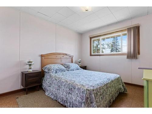 40 Erie Heights Line, Dunnville, ON - Indoor Photo Showing Bedroom