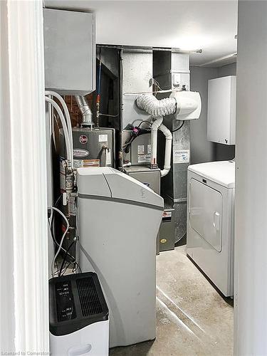 77 Canrobert Street, Woodstock, ON - Indoor Photo Showing Laundry Room