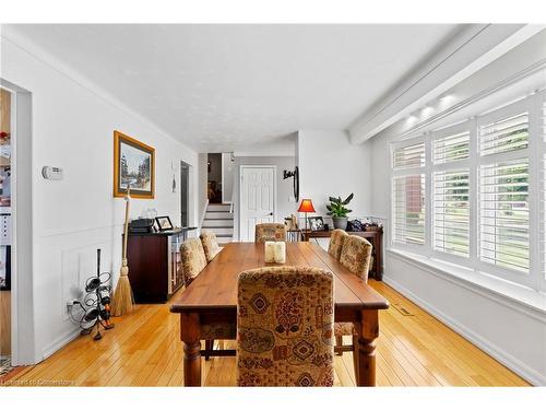 8371 Ares Court, Niagara Falls, ON - Indoor Photo Showing Dining Room