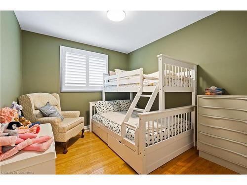 8371 Ares Court, Niagara Falls, ON - Indoor Photo Showing Bedroom