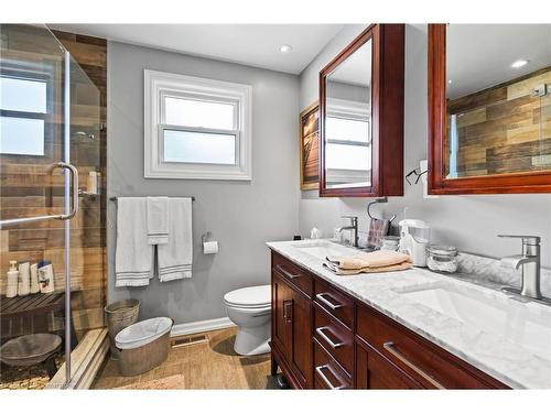 8371 Ares Court, Niagara Falls, ON - Indoor Photo Showing Bathroom