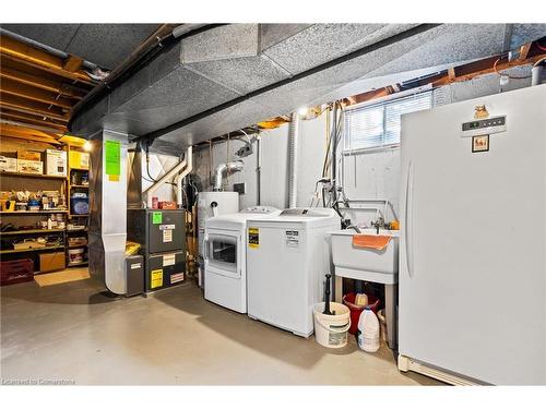 8371 Ares Court, Niagara Falls, ON - Indoor Photo Showing Laundry Room