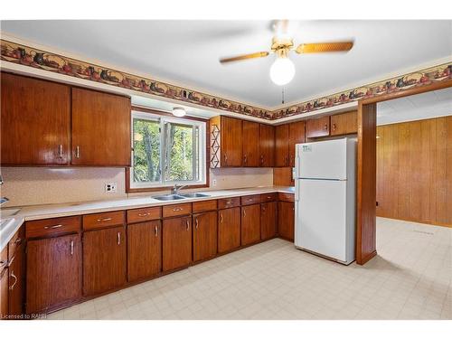 1352 Centre Road, Flamborough, ON - Indoor Photo Showing Kitchen With Double Sink