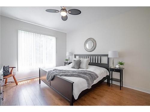 254 Galloway Trail, Welland, ON - Indoor Photo Showing Bedroom