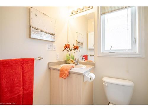 254 Galloway Trail, Welland, ON - Indoor Photo Showing Bathroom