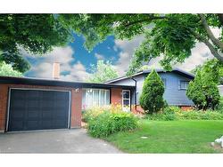 1 Briarwood Crescent  Hamilton, ON L9C 4B7