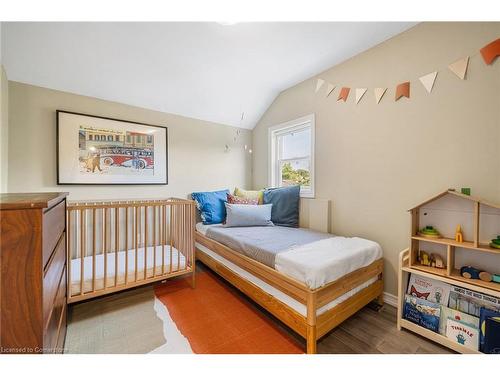 195 Wood Street E, Hamilton, ON - Indoor Photo Showing Bedroom