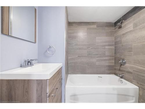 195 Wood Street E, Hamilton, ON - Indoor Photo Showing Bathroom