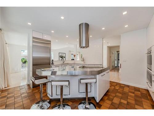 75 Reding Road, Ancaster, ON - Indoor Photo Showing Kitchen With Upgraded Kitchen