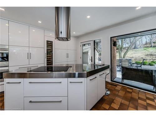 75 Reding Road, Ancaster, ON - Indoor Photo Showing Kitchen With Upgraded Kitchen