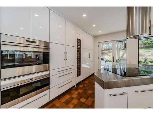 75 Reding Road, Ancaster, ON - Indoor Photo Showing Kitchen