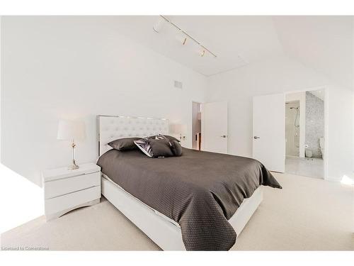 75 Reding Road, Ancaster, ON - Indoor Photo Showing Bedroom