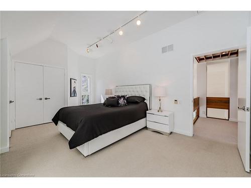 75 Reding Road, Ancaster, ON - Indoor Photo Showing Bedroom