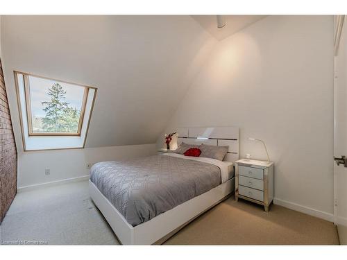 75 Reding Road, Ancaster, ON - Indoor Photo Showing Bedroom