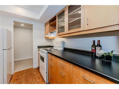 75 Reding Road, Ancaster, ON - Indoor Photo Showing Kitchen