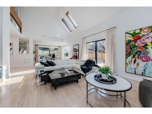 75 Reding Road, Ancaster, ON - Indoor Photo Showing Living Room