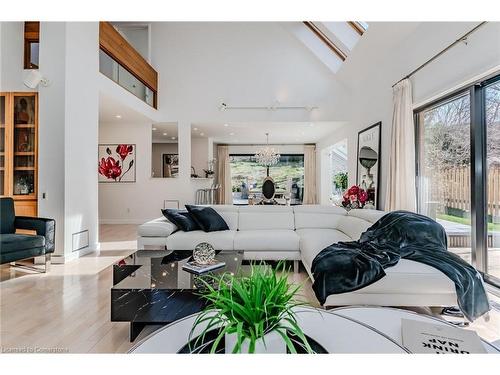 75 Reding Road, Ancaster, ON - Indoor Photo Showing Living Room