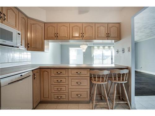 507-500 Green Road, Stoney Creek, ON - Indoor Photo Showing Kitchen