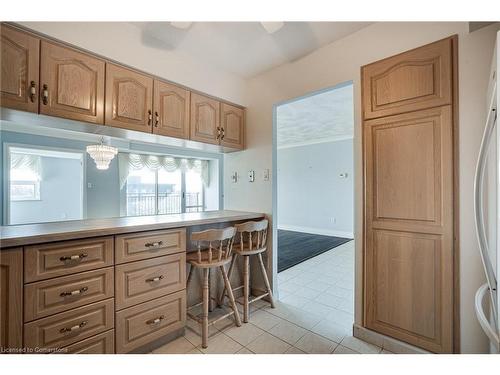 507-500 Green Road, Stoney Creek, ON - Indoor Photo Showing Kitchen