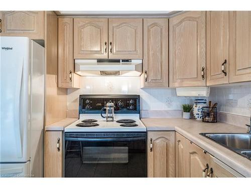 507-500 Green Road, Stoney Creek, ON - Indoor Photo Showing Kitchen