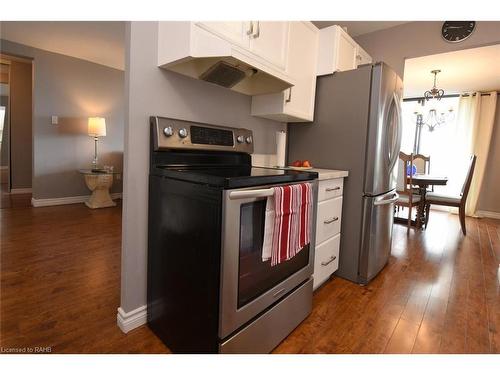 1610-2055 Upper Middle Road, Burlington, ON - Indoor Photo Showing Kitchen