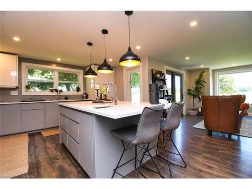 1620 Regional Rd 9 Road, Caledonia, ON - Indoor Photo Showing Kitchen With Upgraded Kitchen