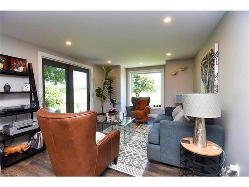 1620 Regional Rd 9 Road, Caledonia, ON - Indoor Photo Showing Living Room