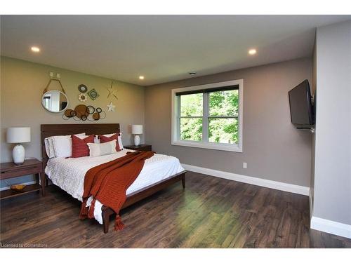 1620 Regional Rd 9 Road, Caledonia, ON - Indoor Photo Showing Bedroom