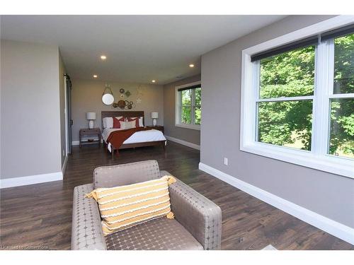 1620 Regional Rd 9 Road, Caledonia, ON - Indoor Photo Showing Living Room