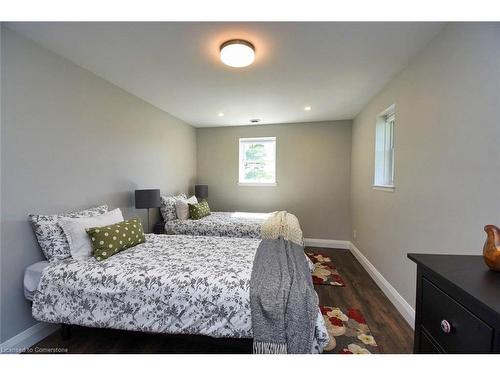 1620 Regional Rd 9 Road, Caledonia, ON - Indoor Photo Showing Bedroom