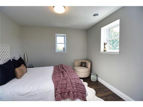 1620 Regional Rd 9 Road, Caledonia, ON - Indoor Photo Showing Bedroom