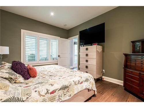 2-9245 Shoveller Drive, Niagara Falls, ON - Indoor Photo Showing Bedroom