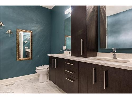 2-9245 Shoveller Drive, Niagara Falls, ON - Indoor Photo Showing Bathroom